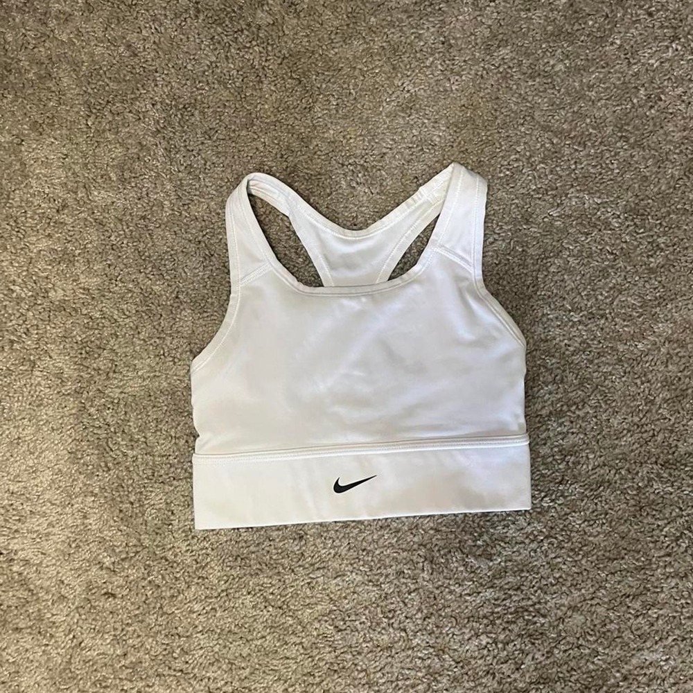 White Nike sports bra in XS